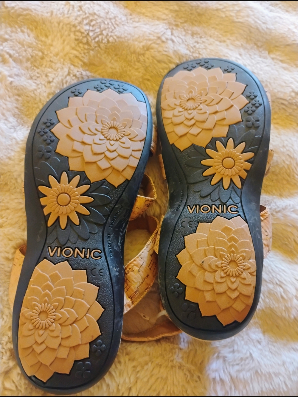Vionic Cork-Pattern Tan Strappy Sandals - Picture 4 of 5